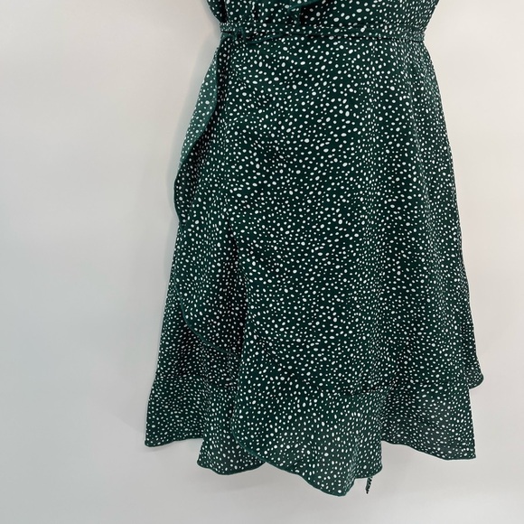 Women's Green and White Spaghetti Strap Neck Knot Ruffle Trim Cami Dress – Size - Picture 3 of 5